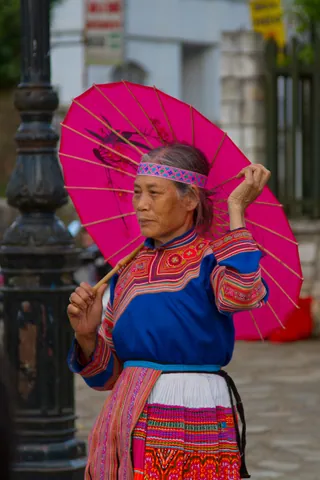 Red Zao lady, Sapa