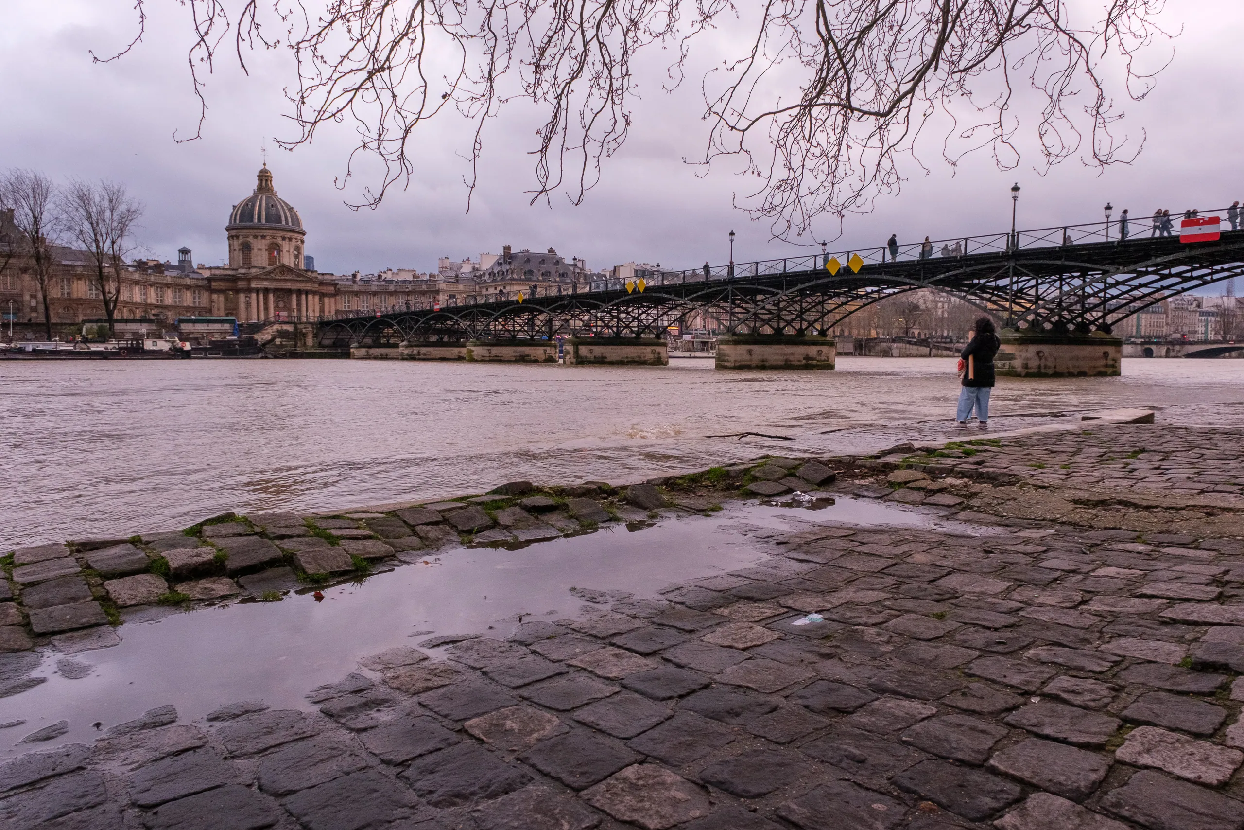Floods and Pont des Arts