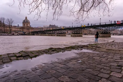 Floods and Pont des Arts