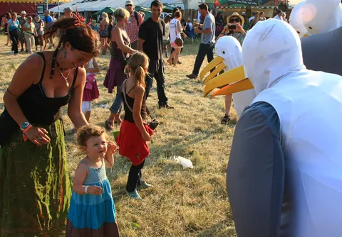 The Little Girl and the Seagulls, Theatre Field