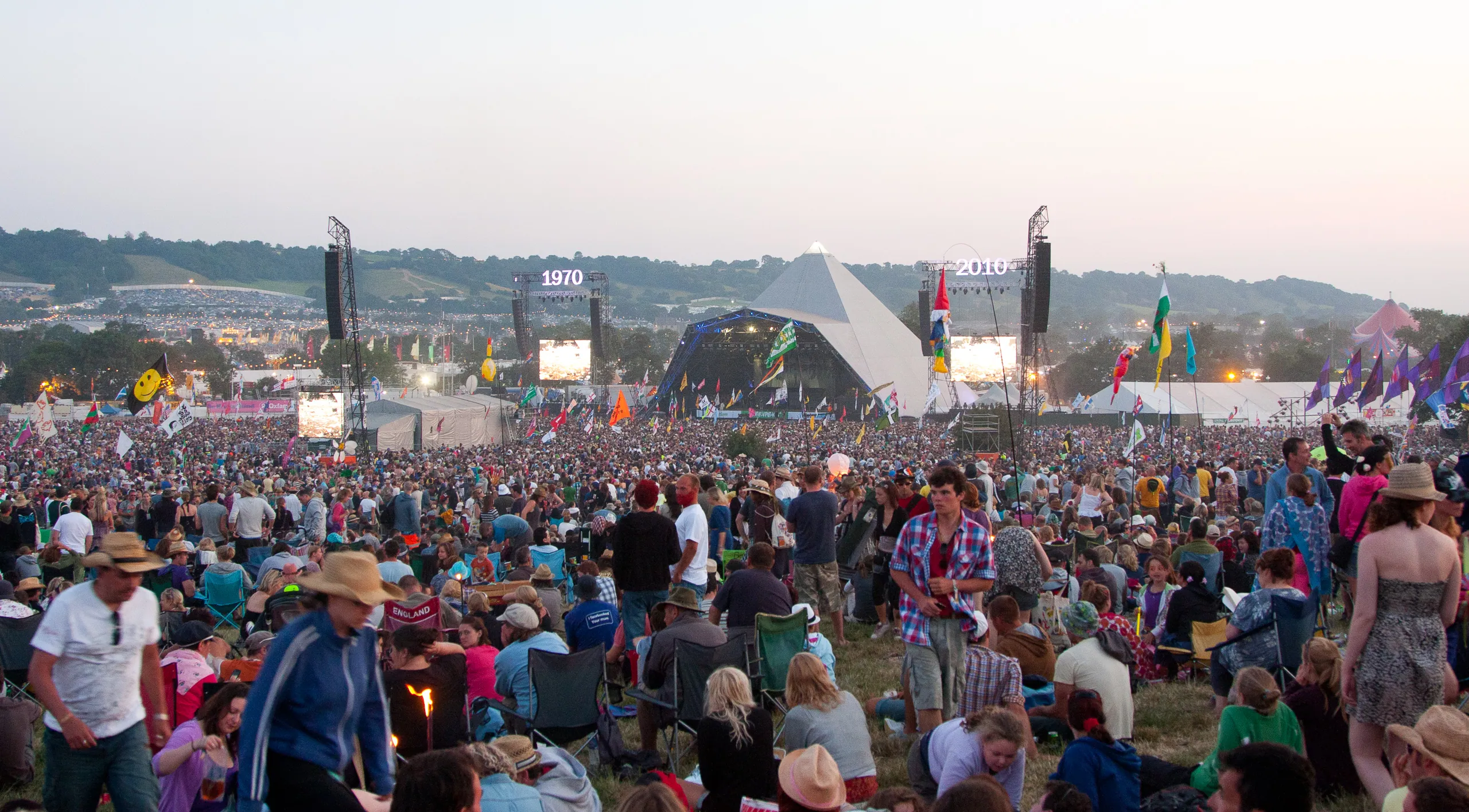 Pyramid Stage crowd gearing up for Muse