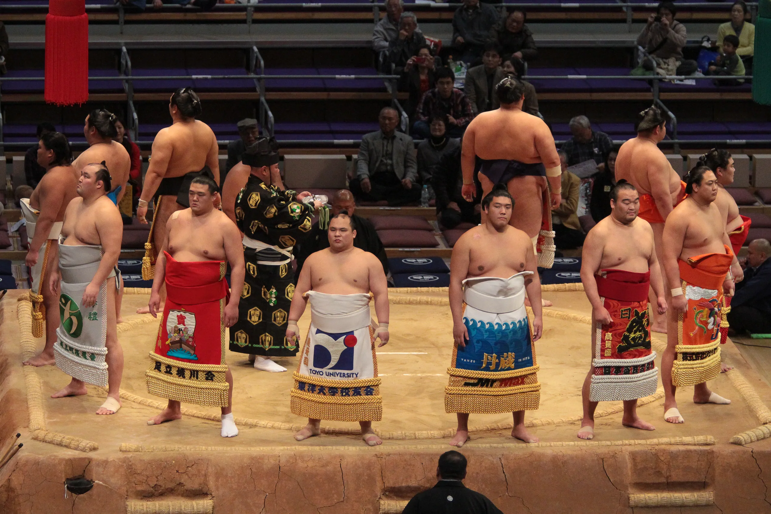 Entrance of the Juryou Rikishi, Fukuoka Kokusai