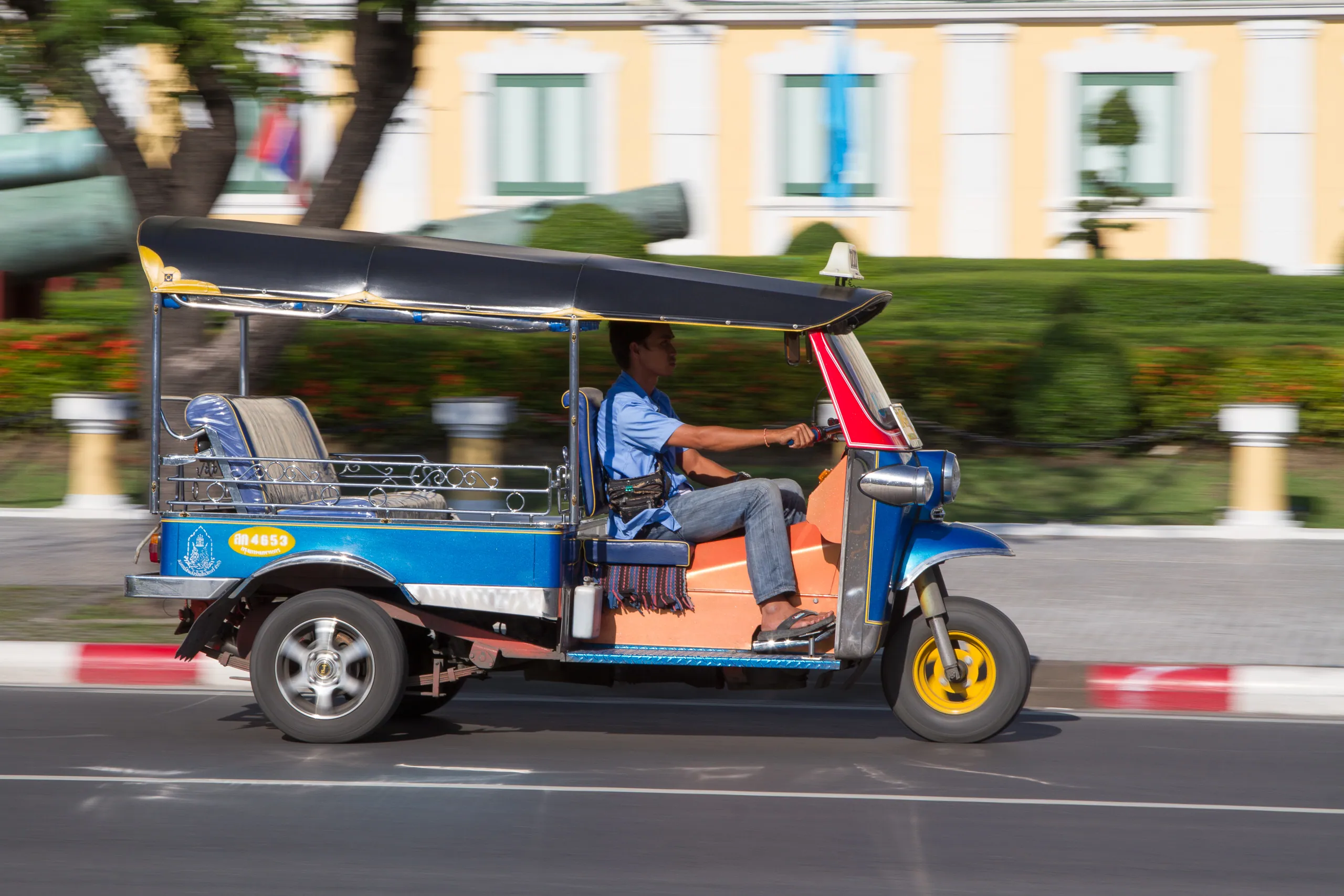 Tuk tuk in motion, Bangkok