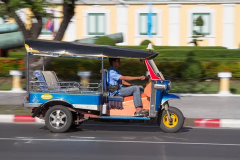 Tuk tuk in motion, Bangkok