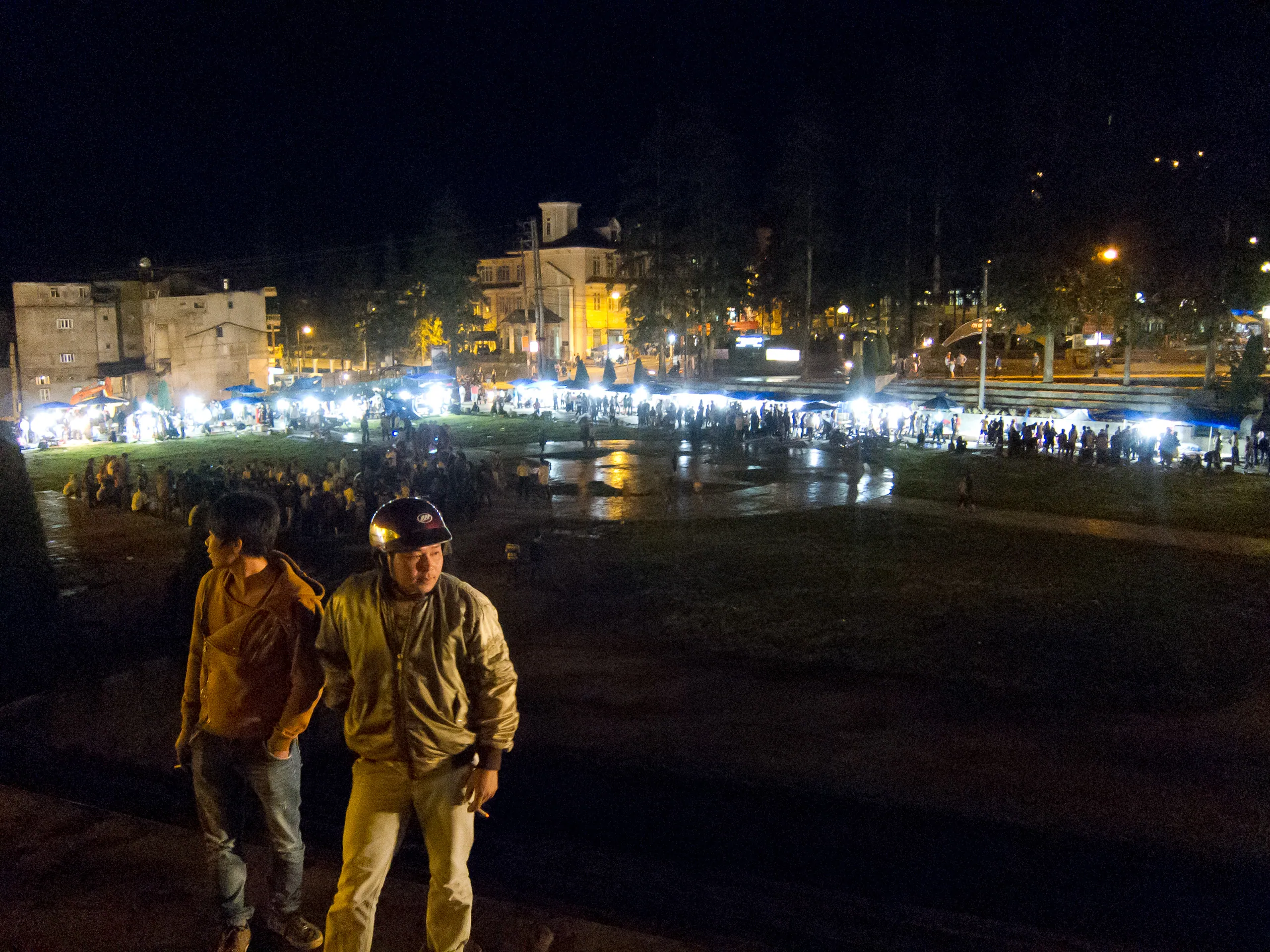 Market Square by night, Sapa