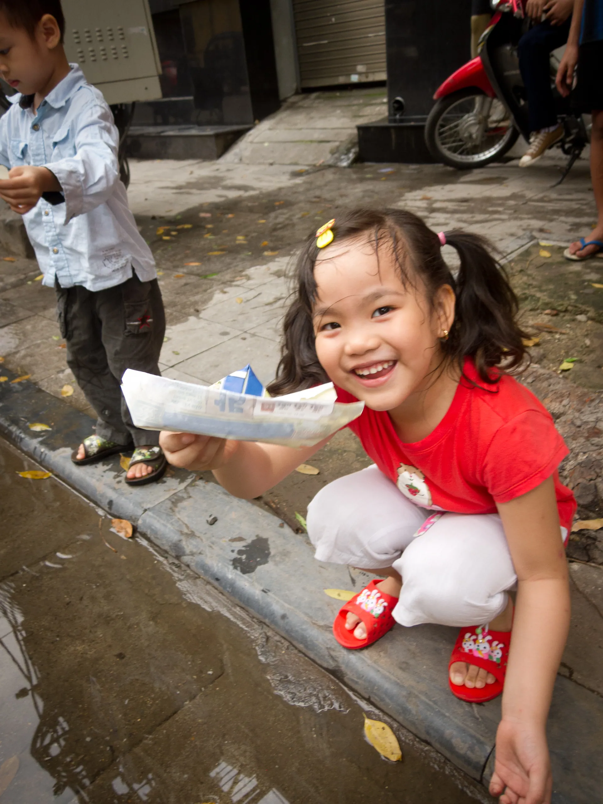 Gutter sailing, Old Quarter, Hanoi