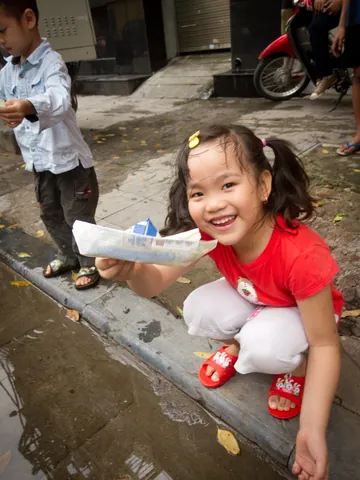Gutter sailing, Old Quarter, Hanoi
