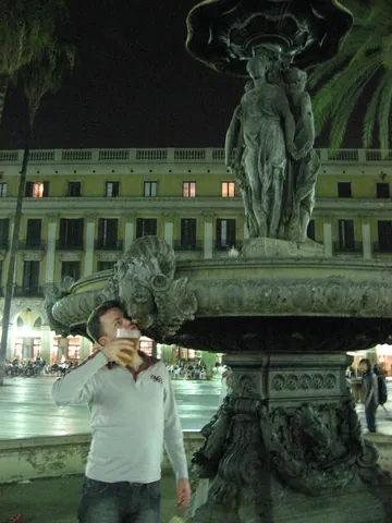 Baz in the Placa Reial Fountain