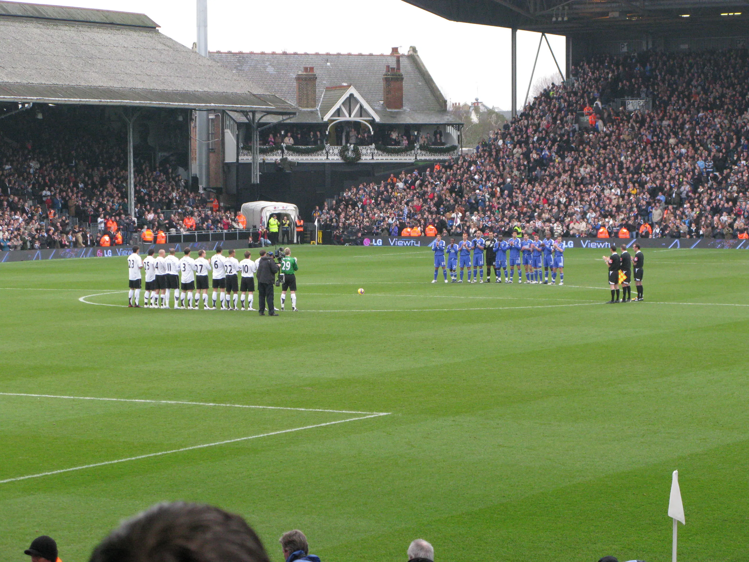 Applauding Phil O'Donnell