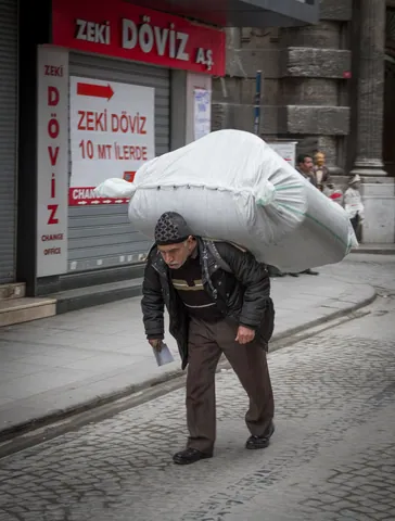 Back breaking labour, Sirkeci