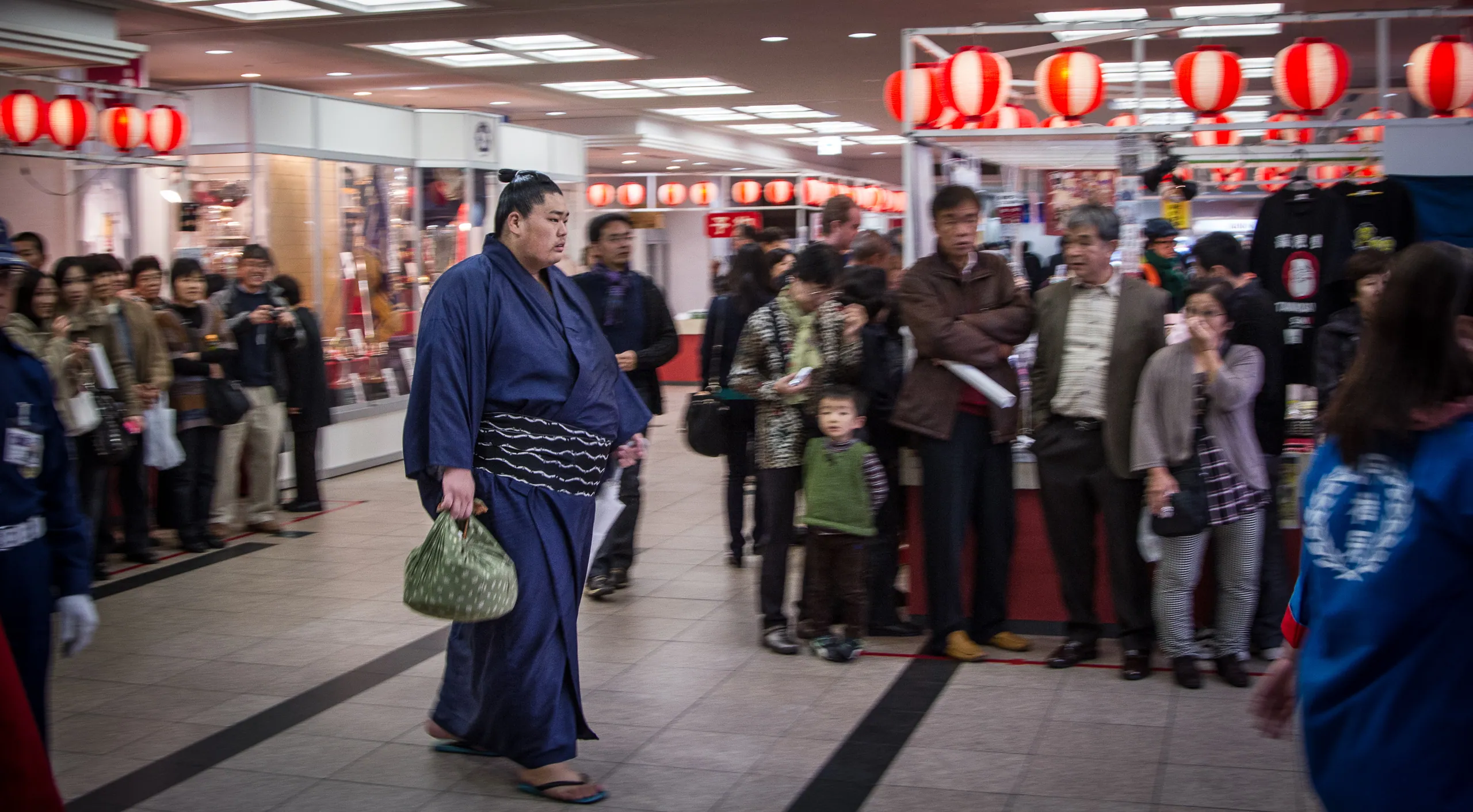 Rikishi entering, Fukuoka Kokusai