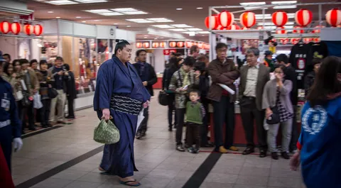 Rikishi entering, Fukuoka Kokusai