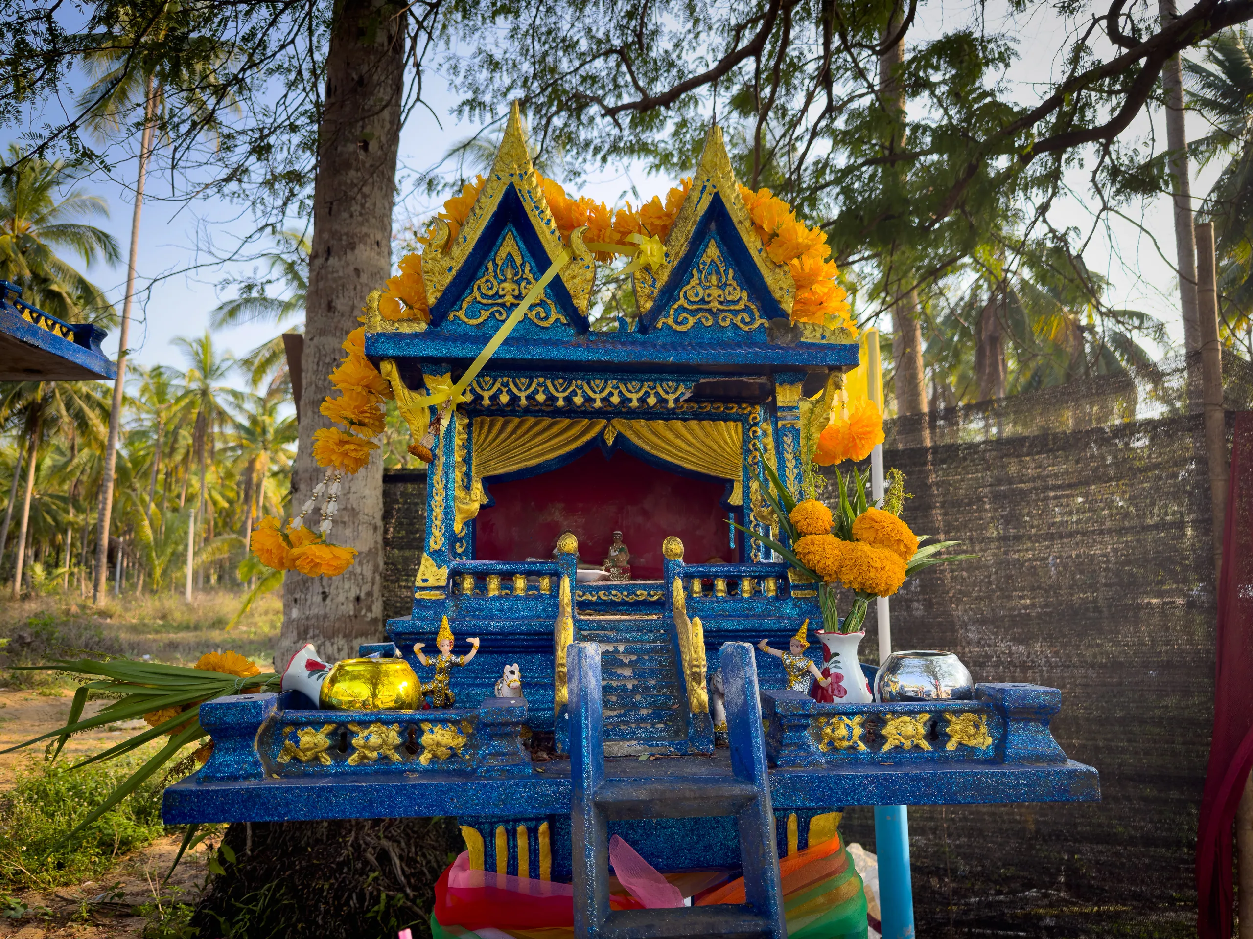 House shrine, Nong Prew Restaurant
