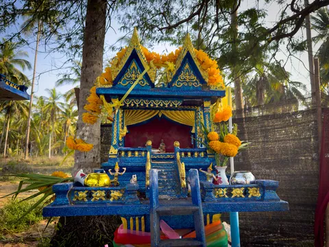 House shrine, Nong Prew Restaurant