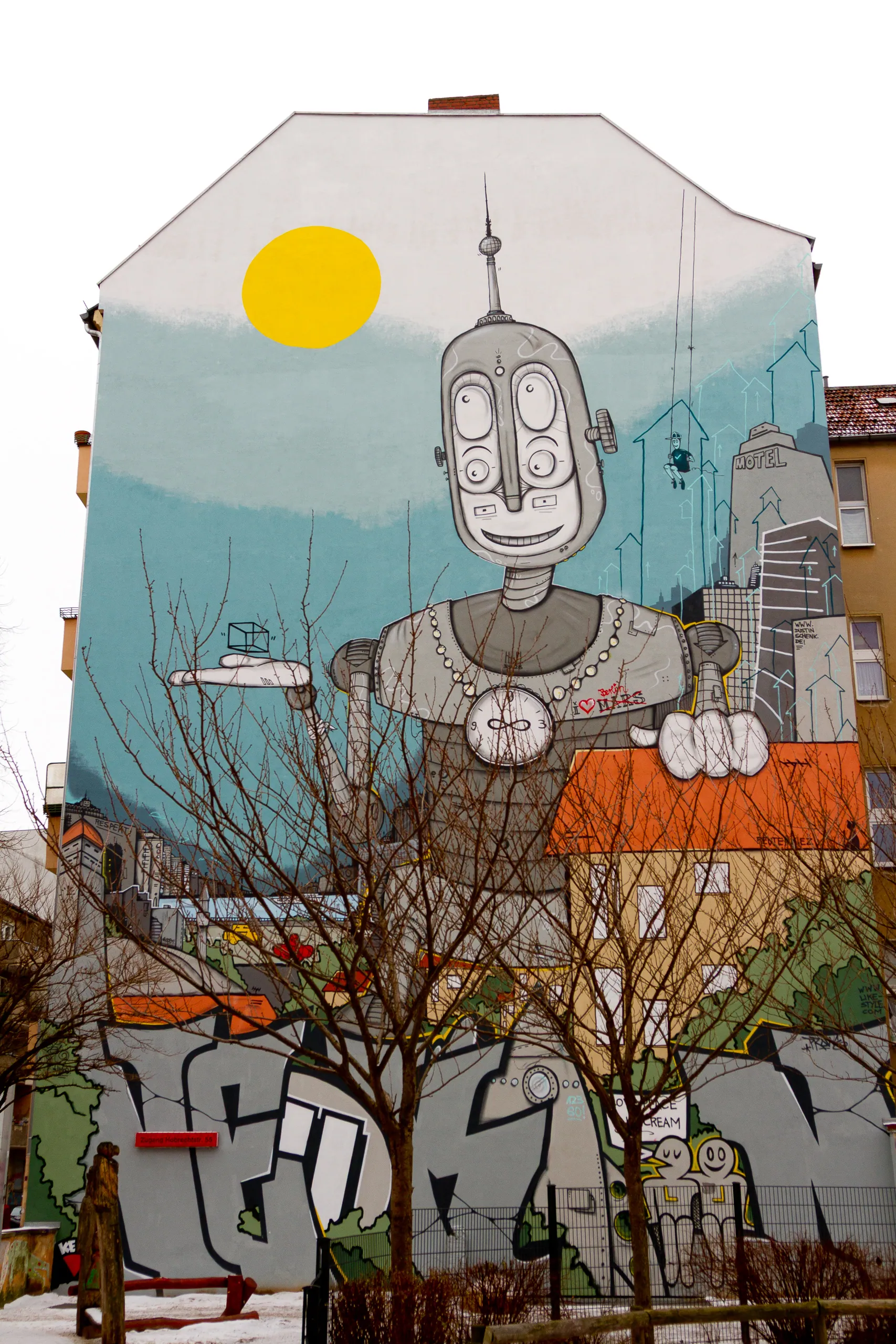 Large Municipal Street Art, Kreuzberg