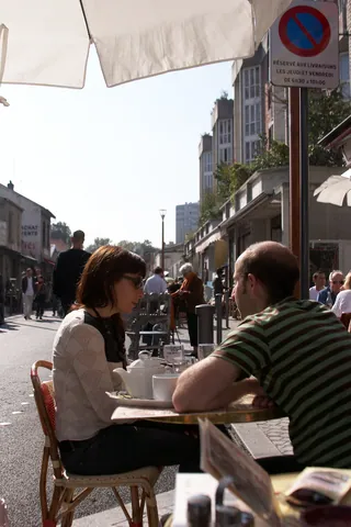 Marché aux Puces - Cafe Paul Bert