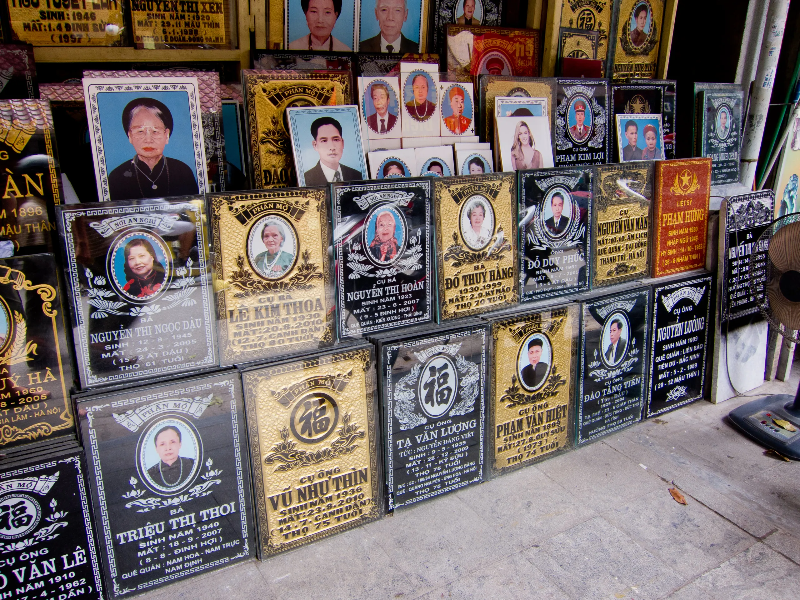 Headstone Street, Old Quarter, Hanoi
