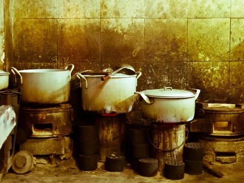 Cooking pans, street kitchen, Hue