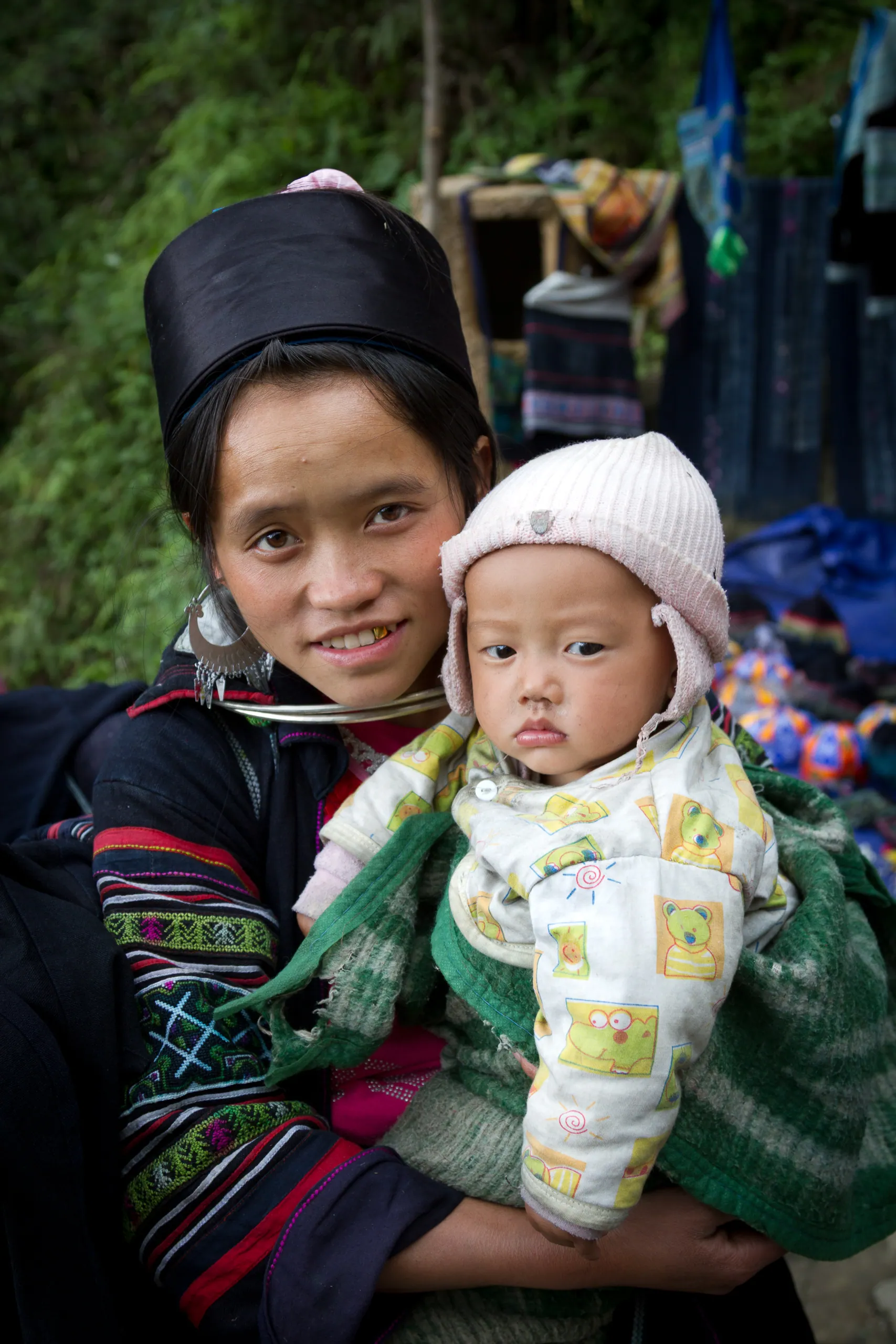 H'Mong mother and child, near Sapa