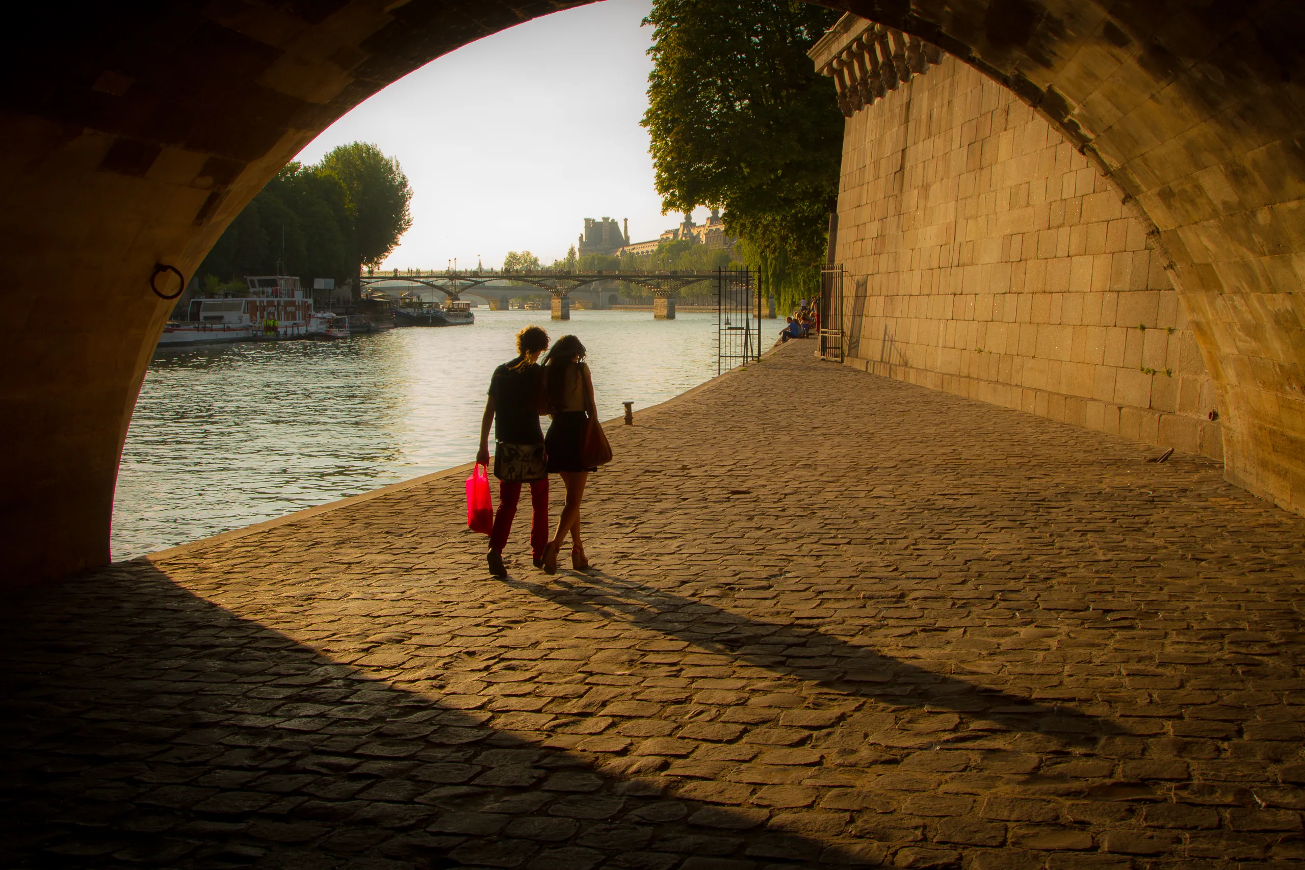 Lovers on the Seine, Ile de la Cité