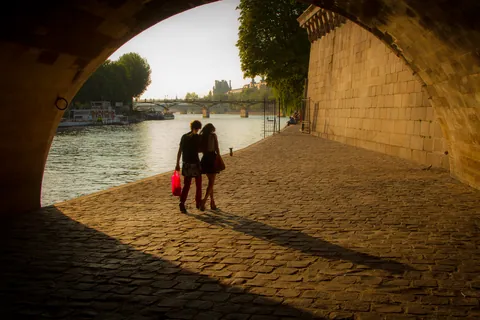 Lovers on the Seine, Ile de la Cité