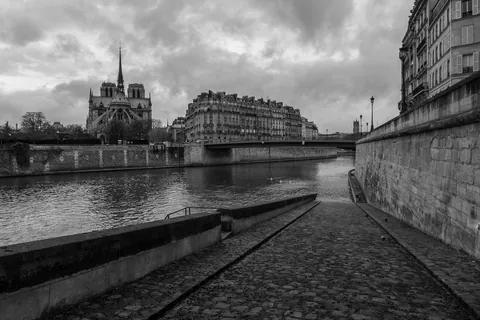 Ile de la Cite from Ile-St-Louis