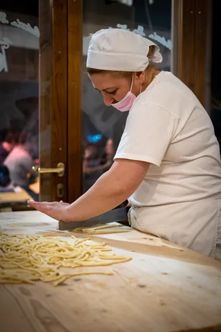 Making fresh pasta at Osteria da Fortunata