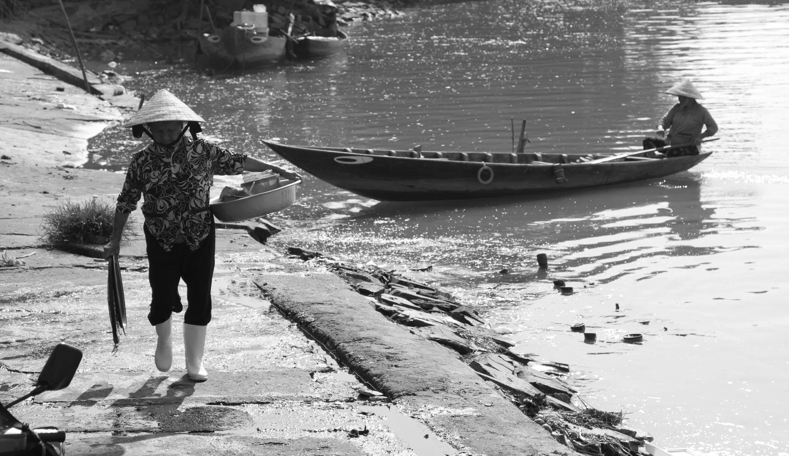 Bringing the goods, Hoi An Central Market