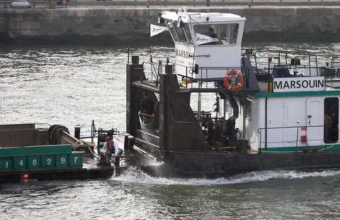 Seine Scow