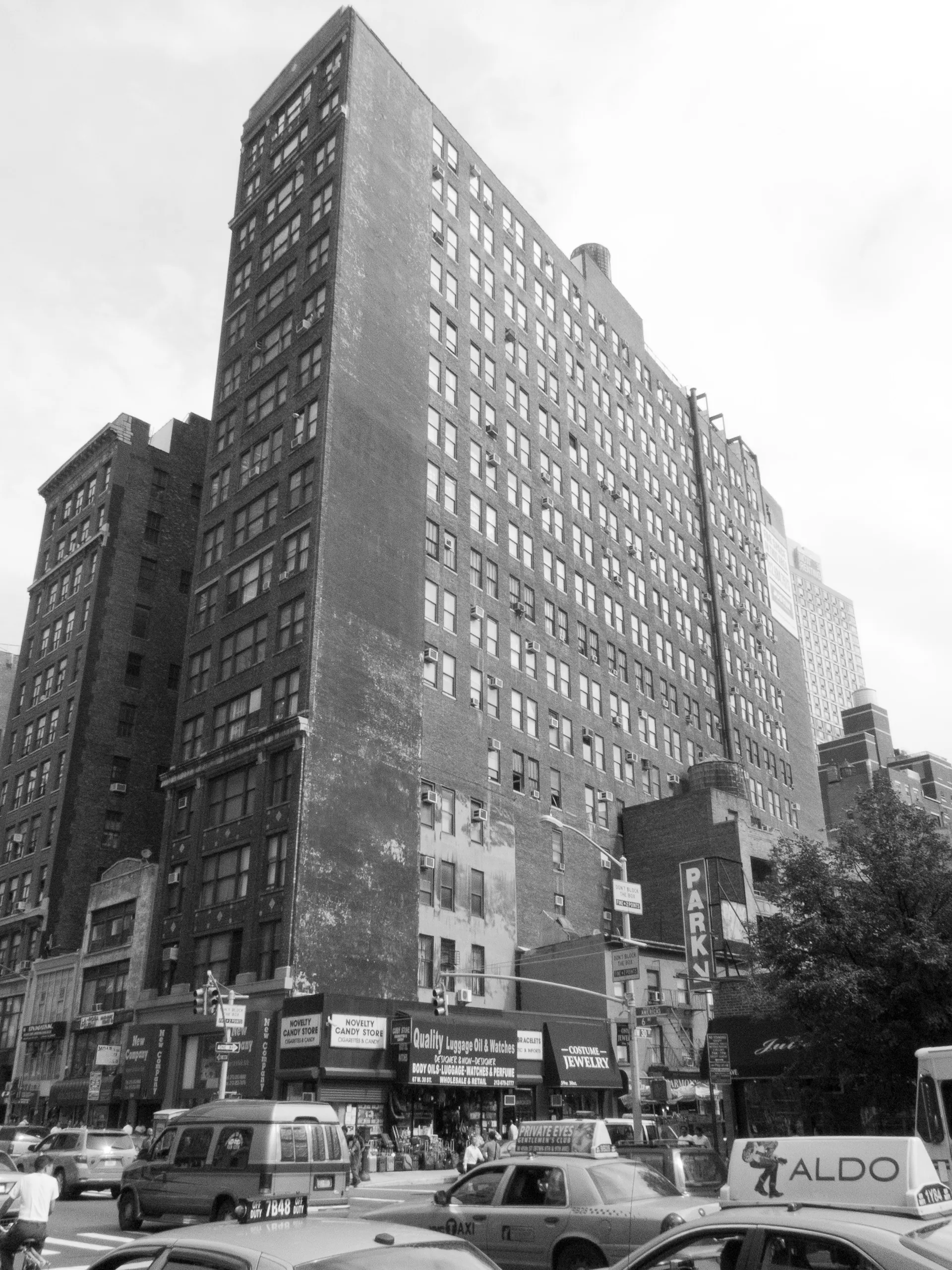 Hulk, 6th Ave & W 30th St