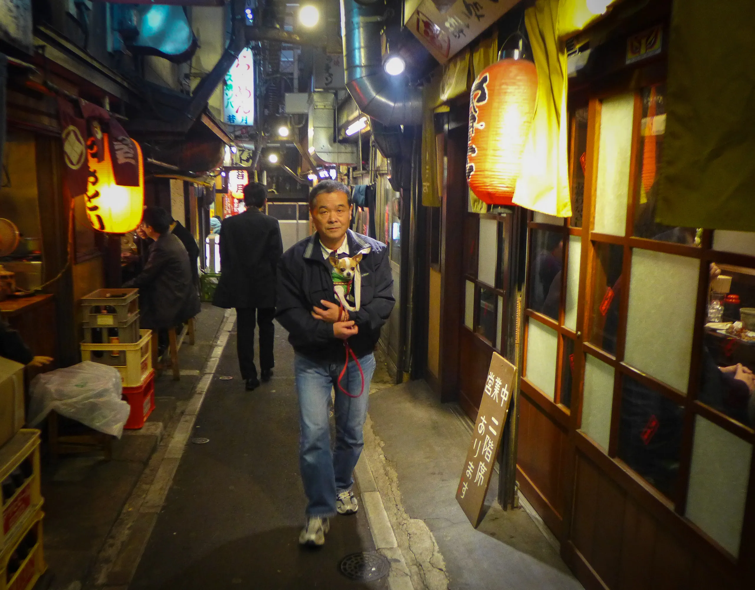 A man and his dog, Shomben Yokocho ("Piss Alley"), Shinjuku