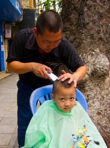 Whatchu lookin' at, Old Quarter, Hanoi