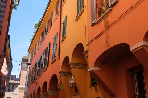 Via Carbonara, Bologna