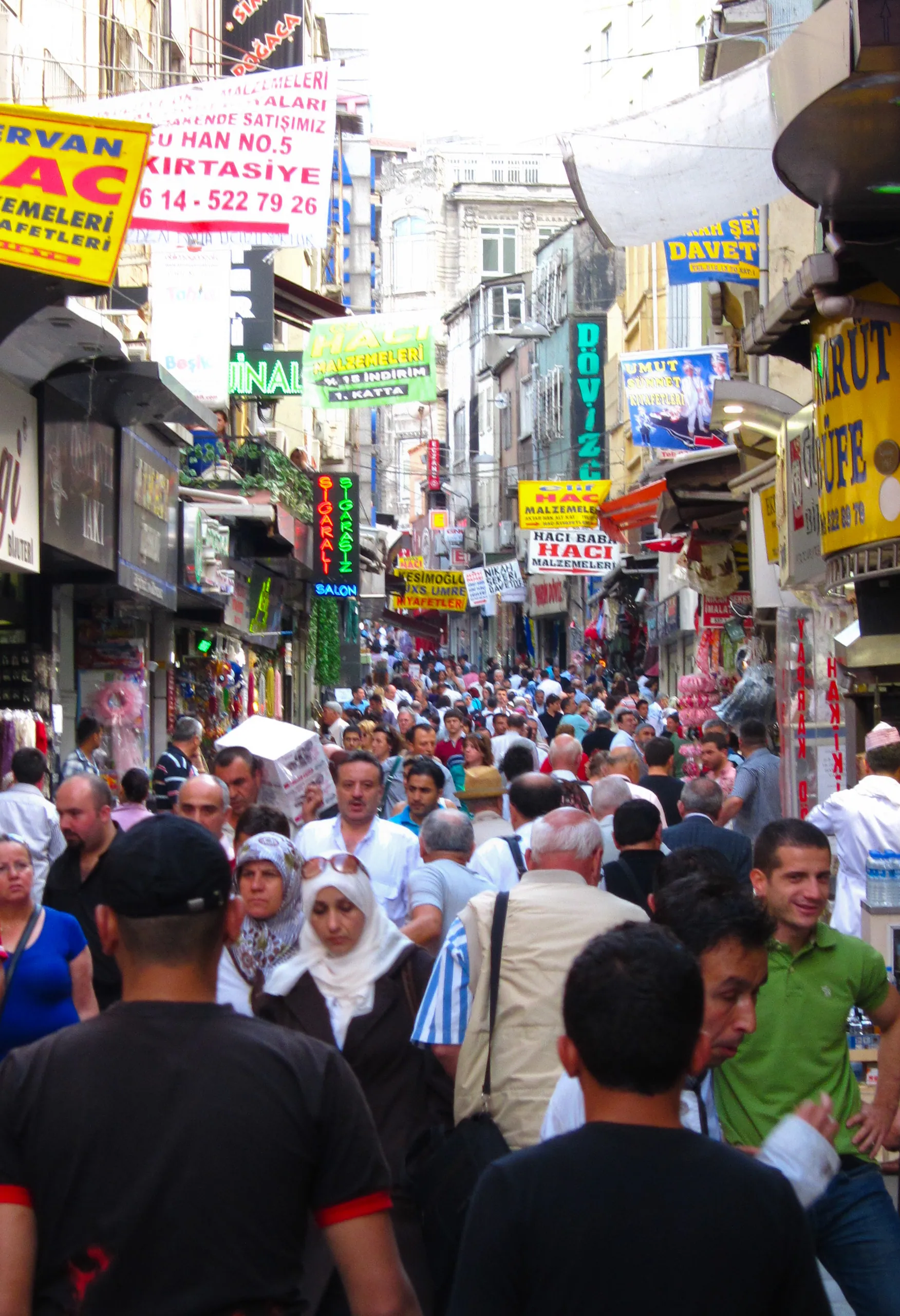 Busy Market Street, near the Spice Market