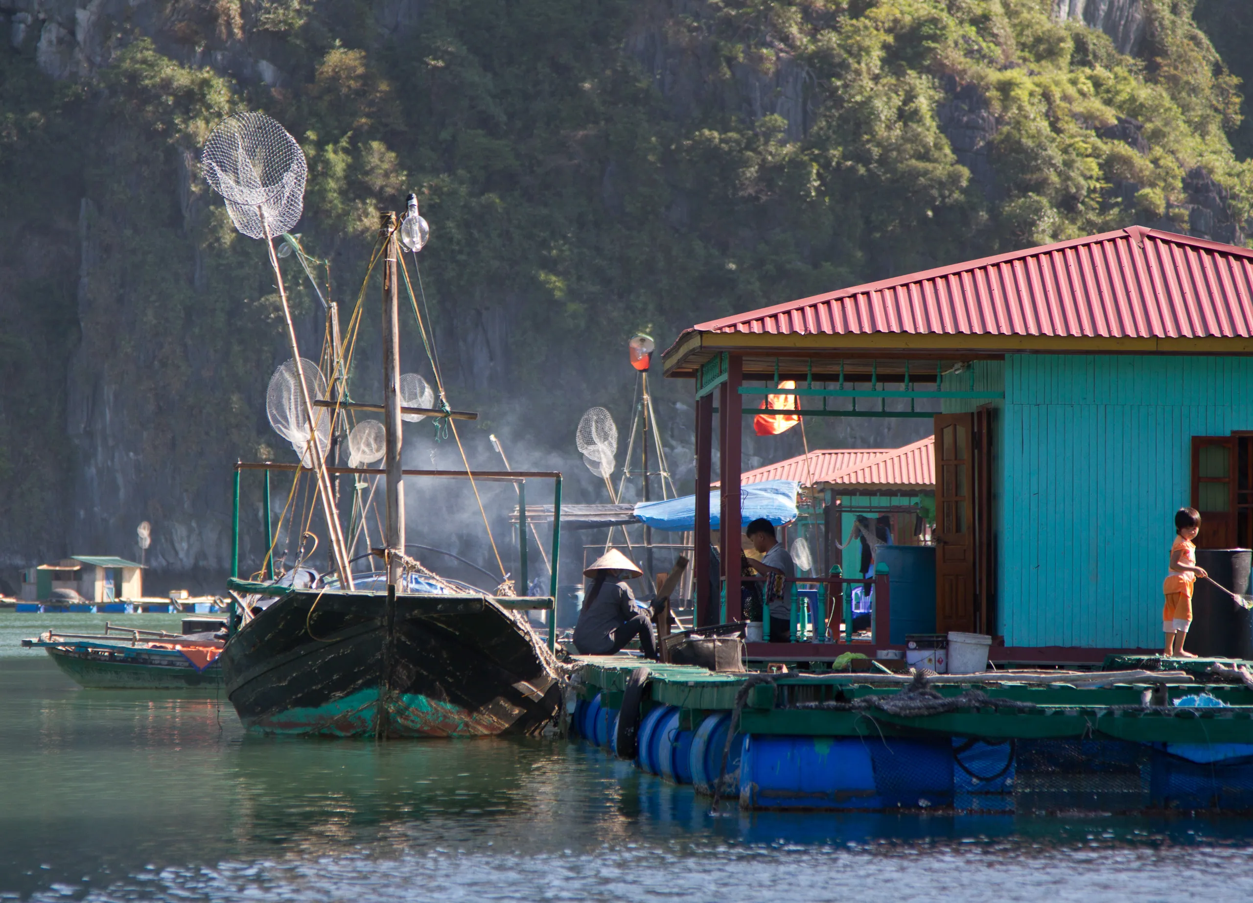 Vong Vieng floating fishing village, Ha Long Bay