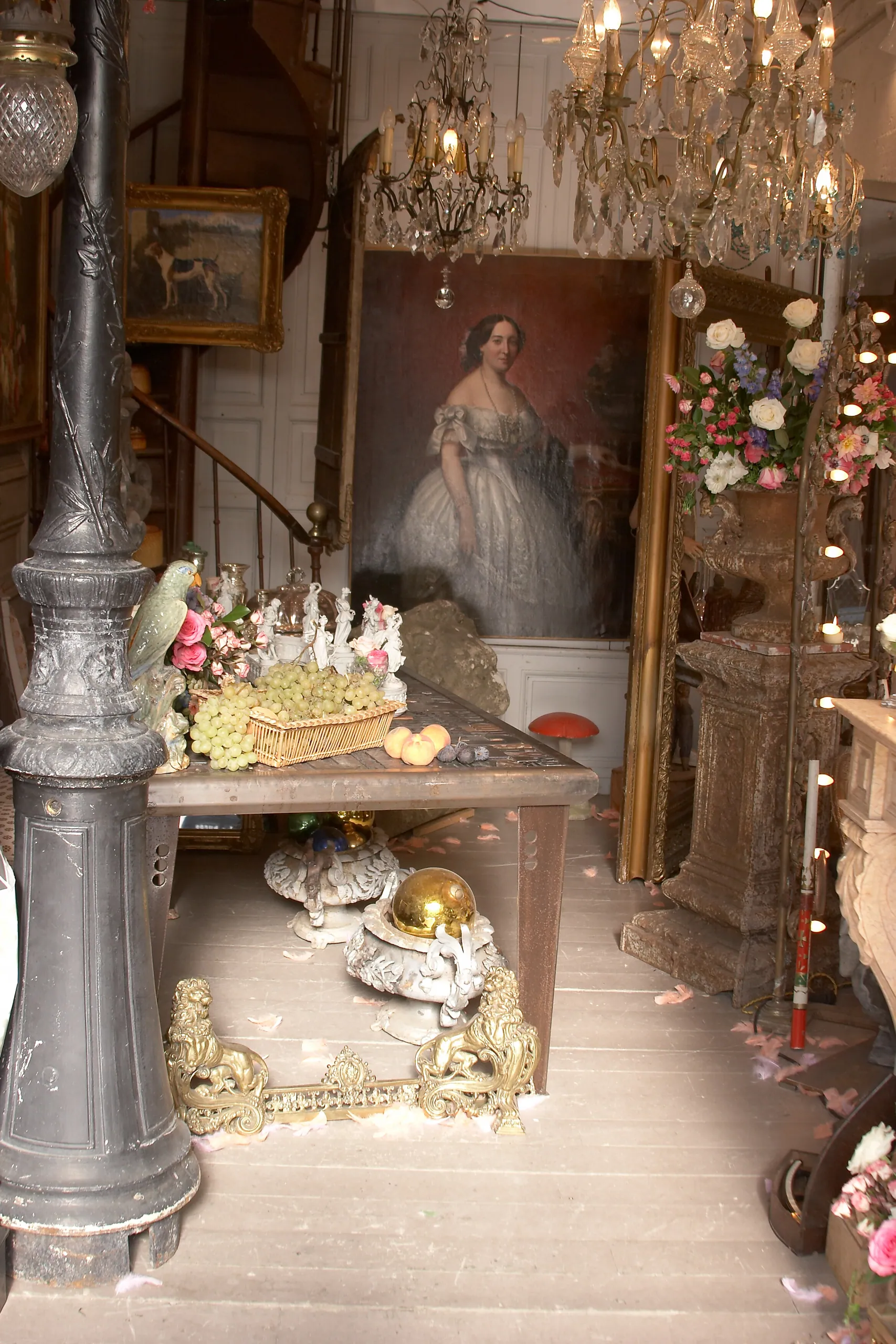 Marché aux Puces  - Stall Interior