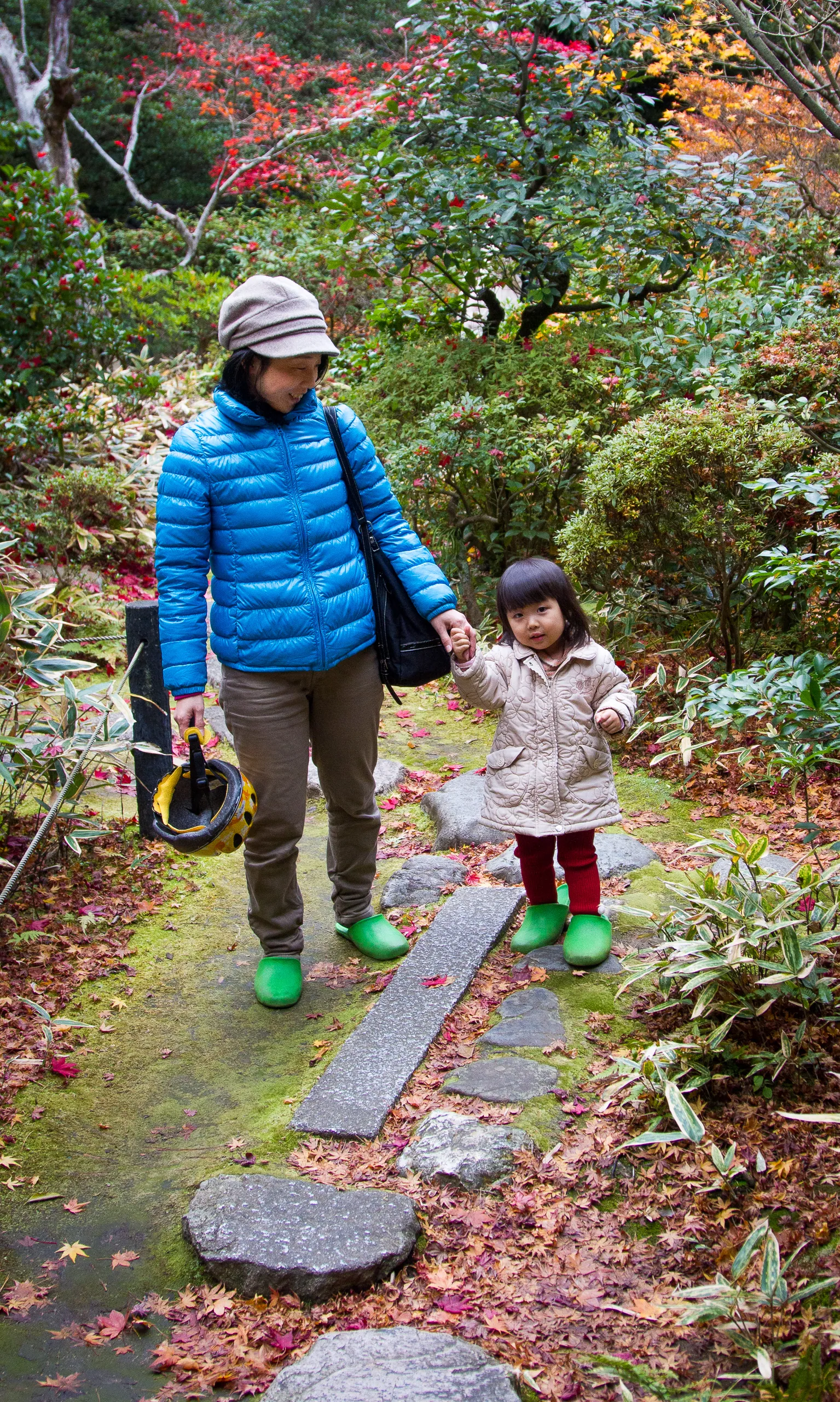 Little girl, big shoes. Koto-in Temple, Kyoto