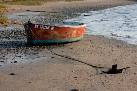 Red Dinghy, Stage Harbor