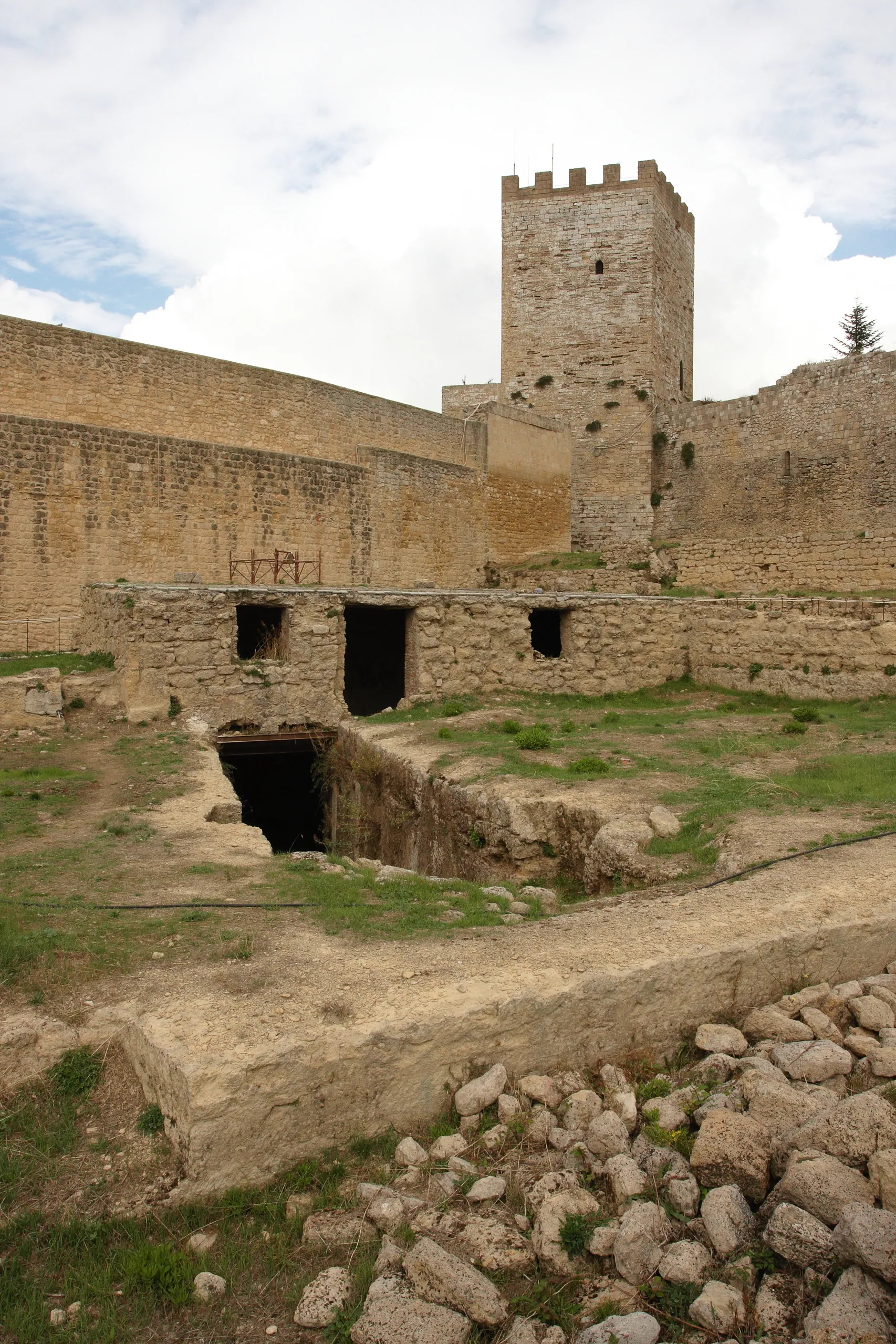 Castello di Lombardìa - Enna, Sicily