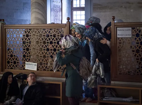 Making new friends at the Sulemaniye Mosque