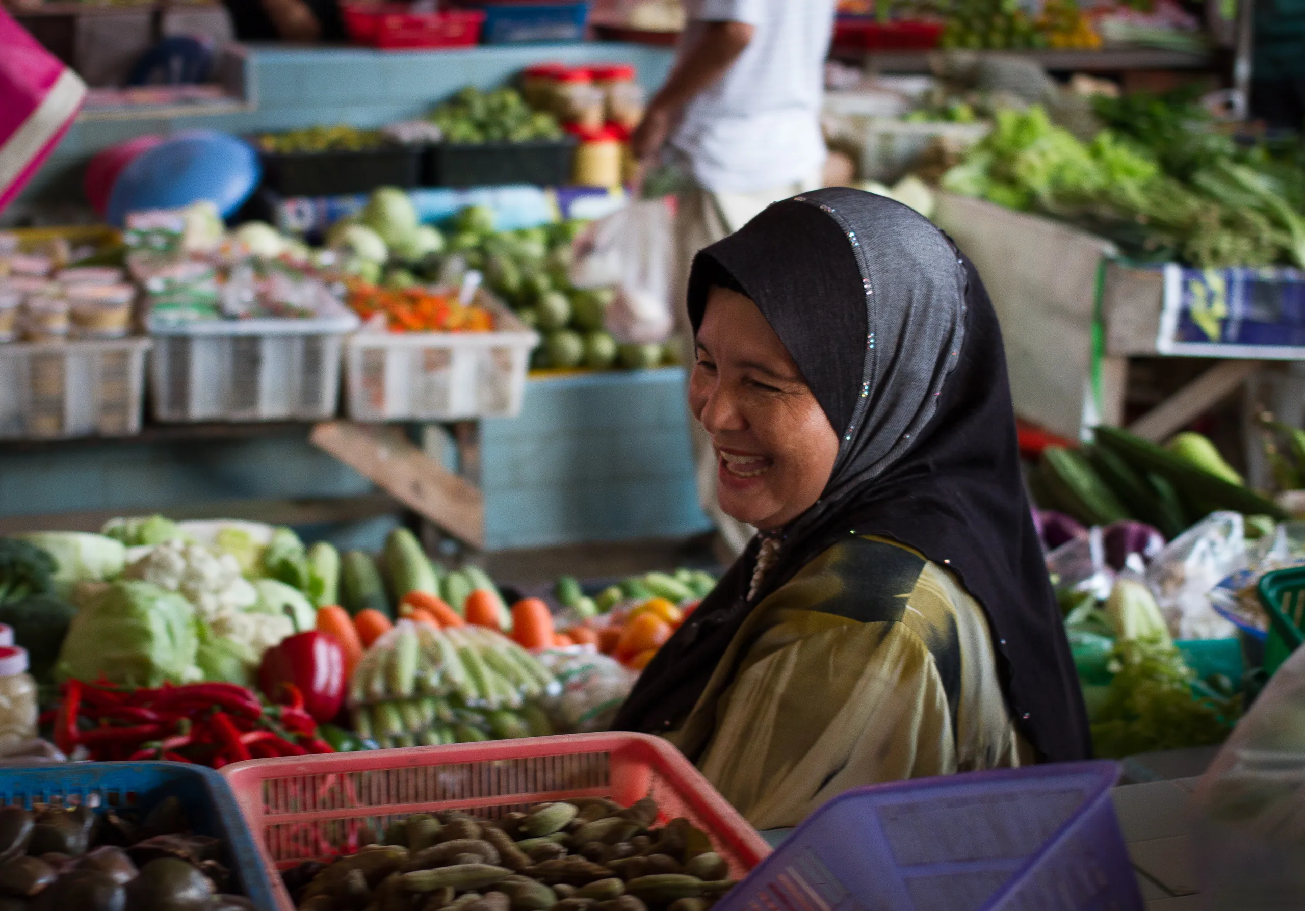 Laughing Market Trader, Dungun Market