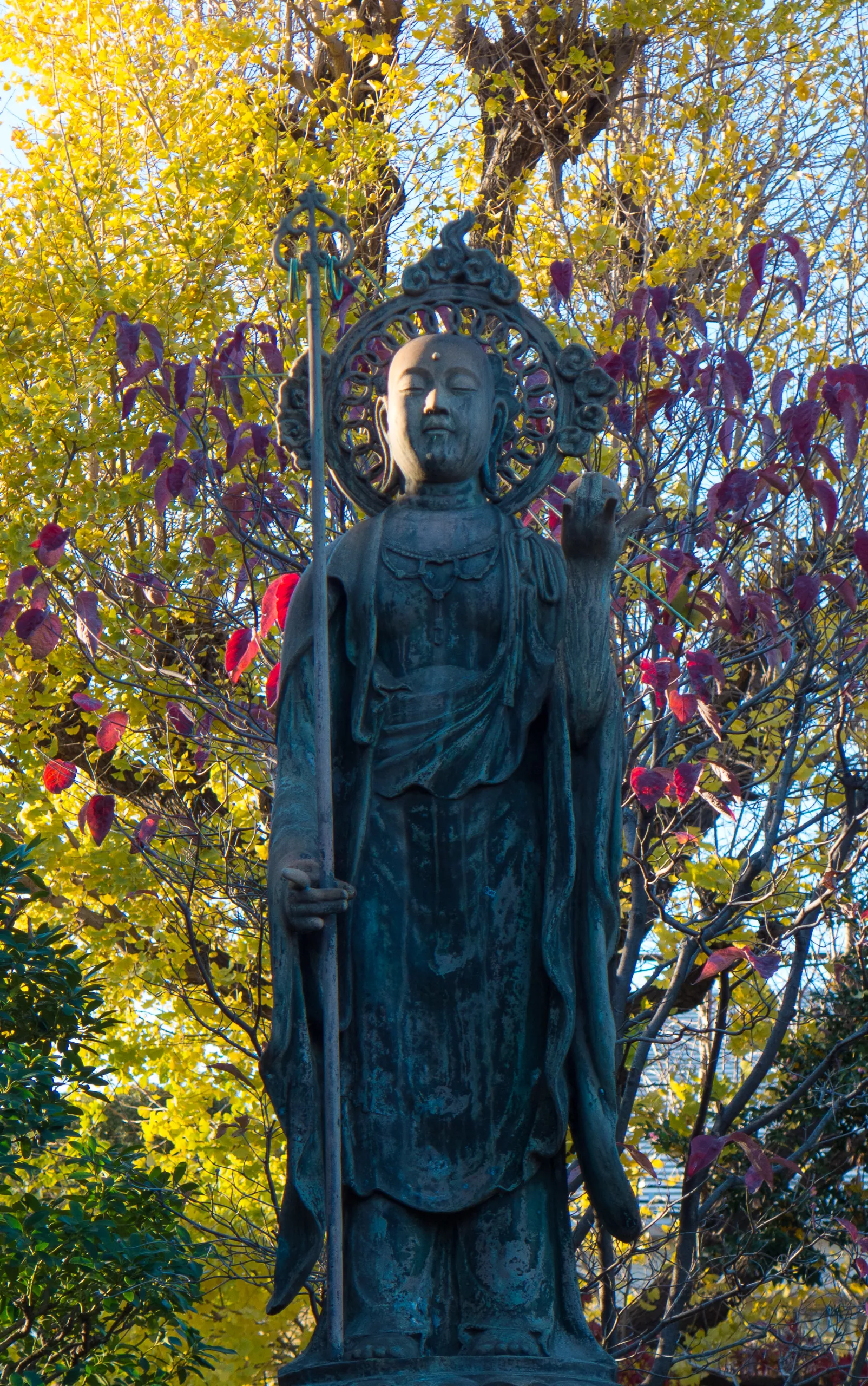 Buddha and autumn colours, Tenno-Ji Temple, Yanaka