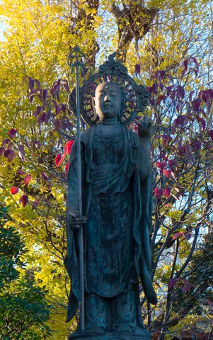 Buddha and autumn colours, Tenno-Ji Temple, Yanaka