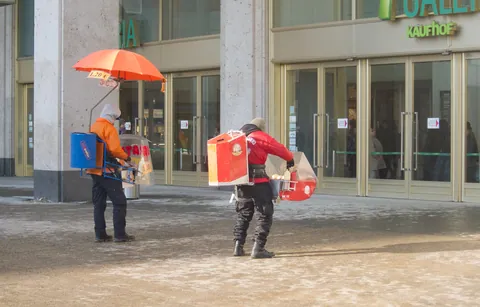 Duelling Grillwalkers, Alexanderplatz