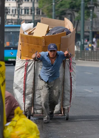 Hard day's work, Galata Bridge