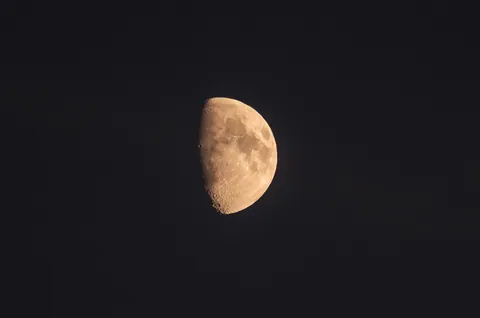 The Moon! (handheld at 200m!)
