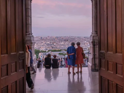 Sacre Coeur Sunset Friends