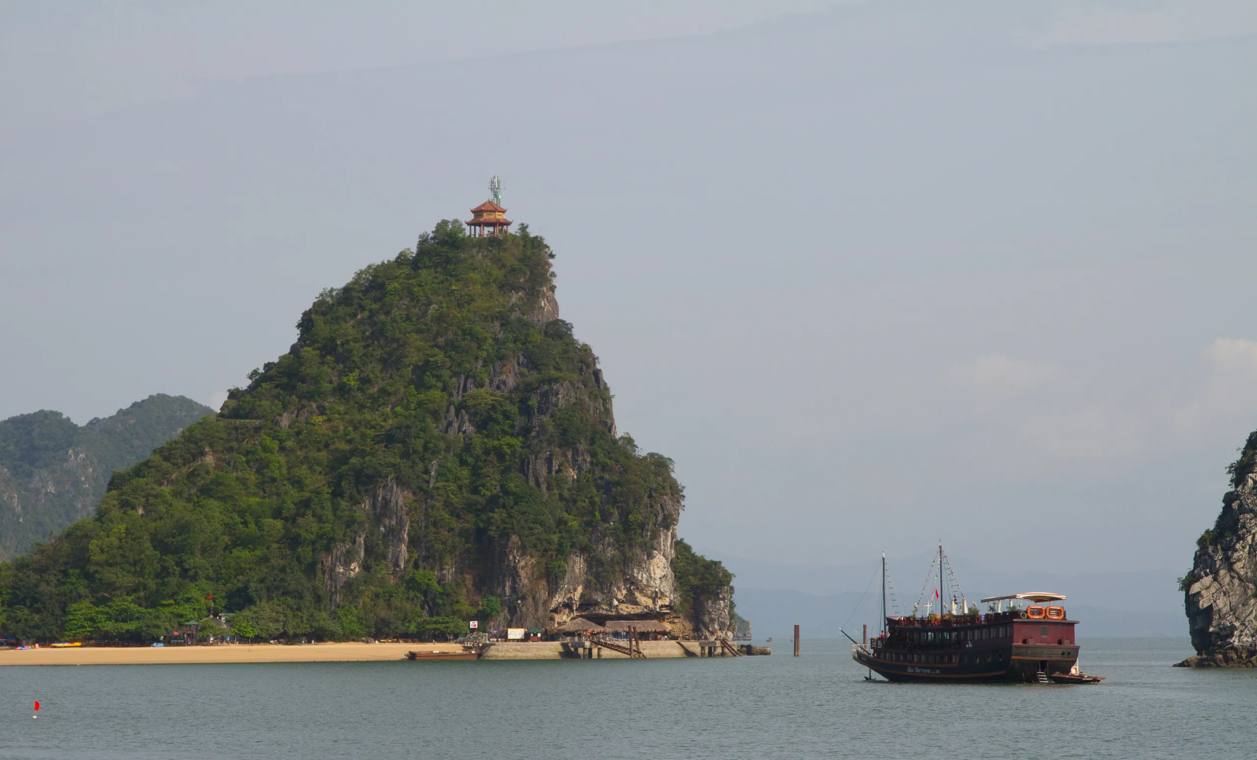 Hilltop Temple, Ha Long Bay