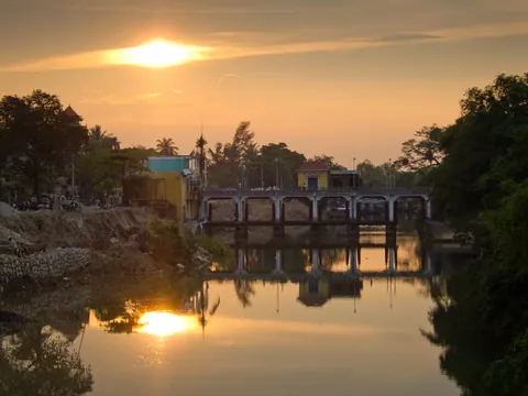 Sunset over the canal, Hue