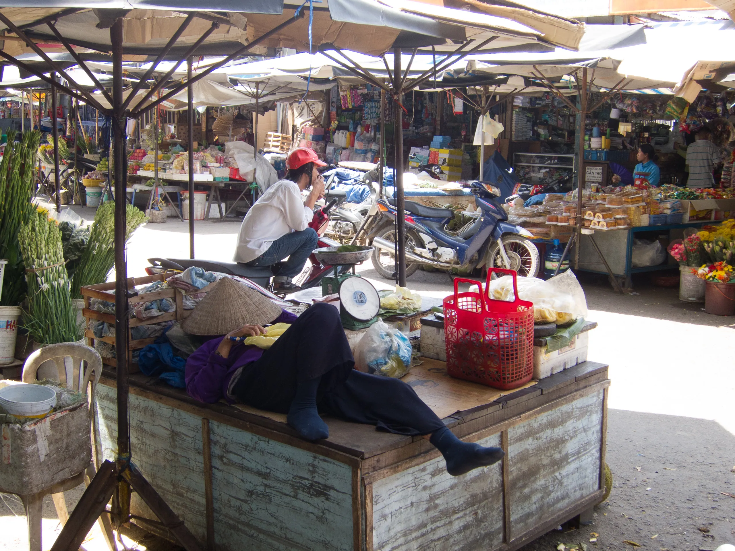 Escaping the midday heat, Central Market, Nha Trang